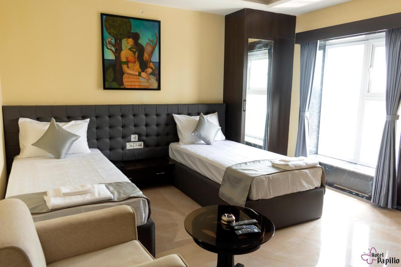 Hotel Papilio Māldah Exteriör bild