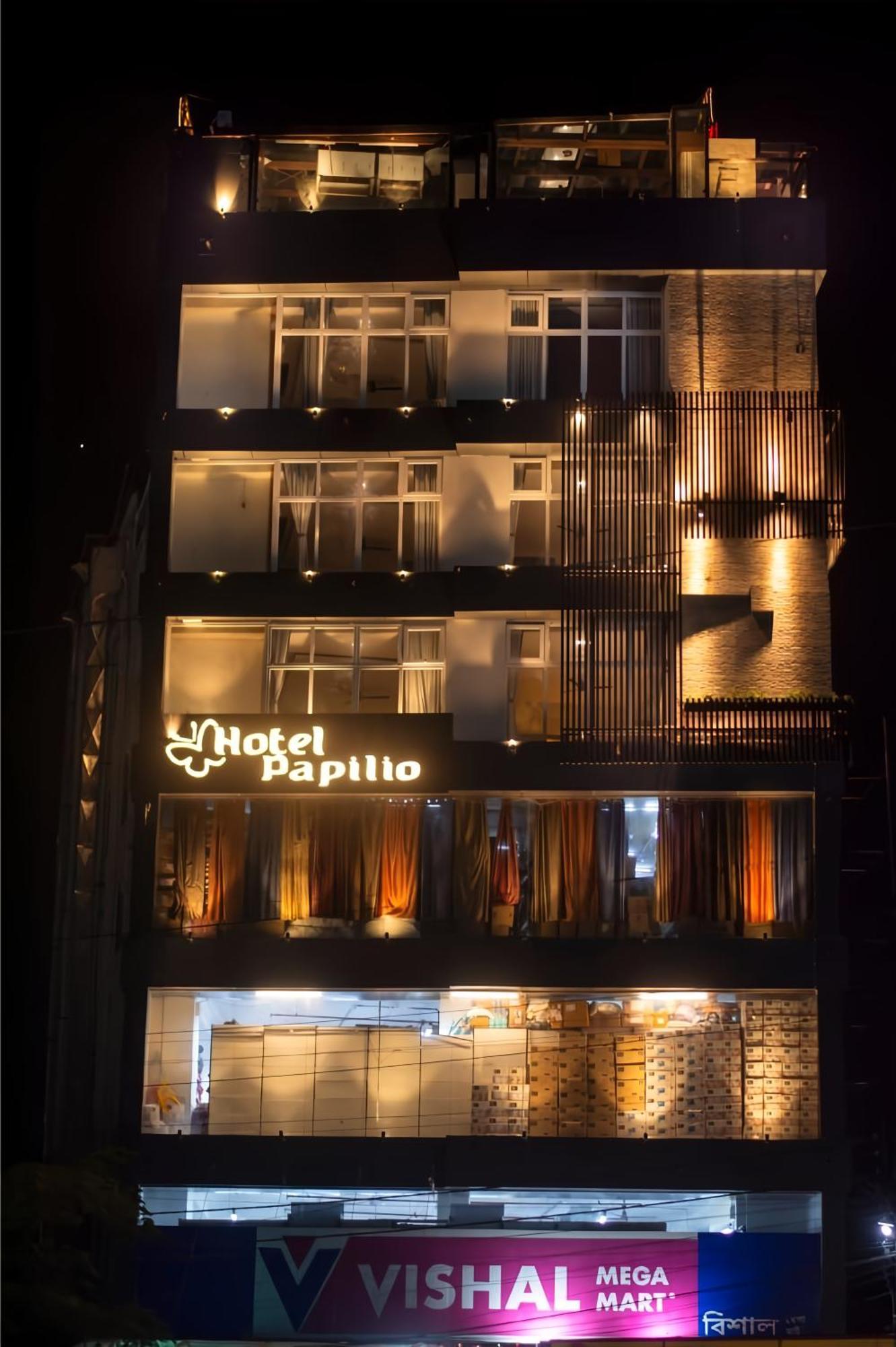 Hotel Papilio Māldah Exteriör bild